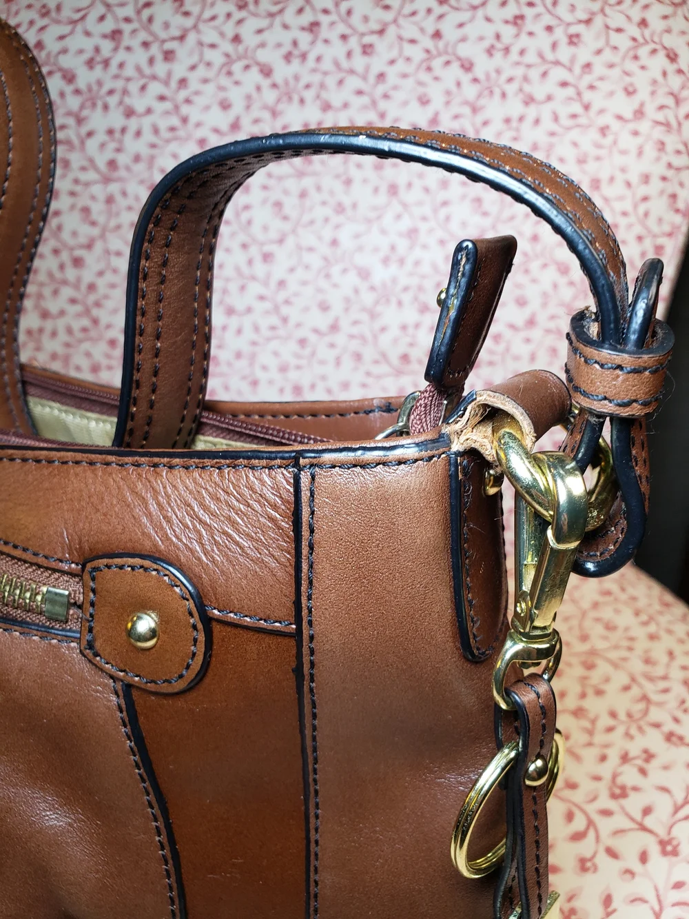 Etienne Aigner Cognac Brown Leather Shoulder Bag with Gold Hardware - Picture 8 of 8
